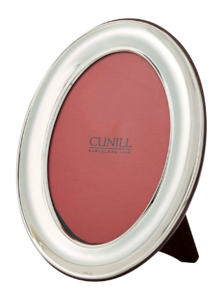 Picture of Sterling Silver 'Oval Plain' 5x7" Frame
