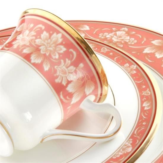 Picture of Dinner Plates