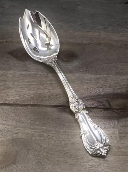 Picture of Pierced Tableserv.spn