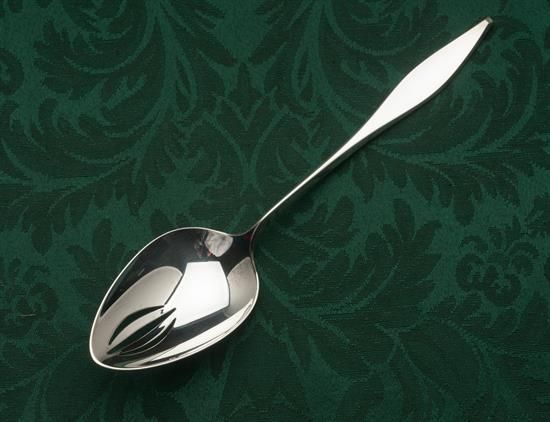 Picture of Pierced Tableserv.spn