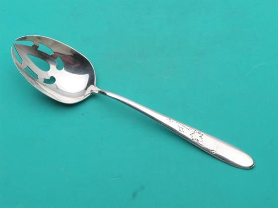 Picture of Pierced Tableserv.spn