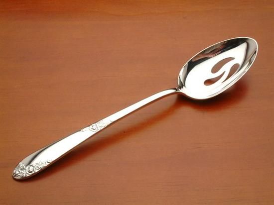 Picture of Pierced Tableserv.spn