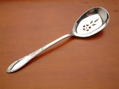 Picture of Pierced Tableserv.spn