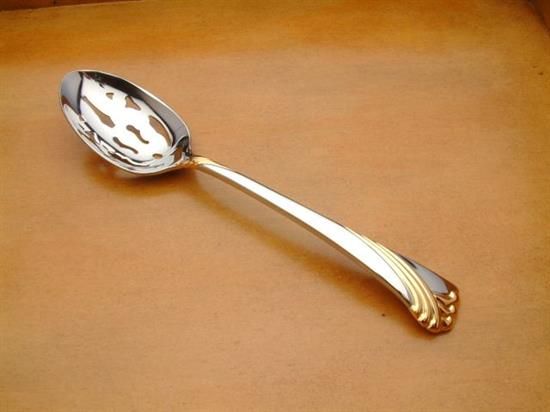 Picture of Pierced Tableserv.spn