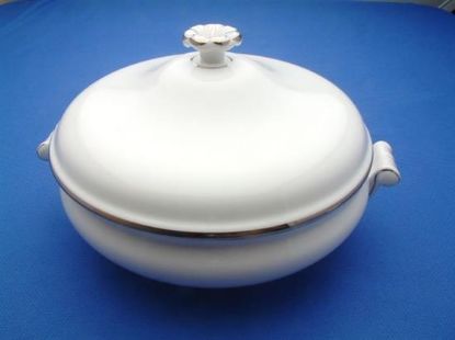 Picture of Covered Vegetable Bowl