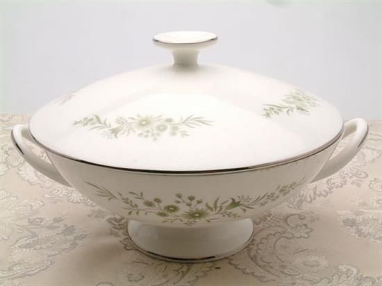 Picture of Covered Vegetable Bowl