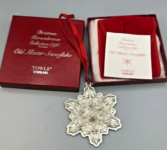 Picture of Towle 1990 Annual Snowflake Ornament Sterling Silver 1st Edition, with box