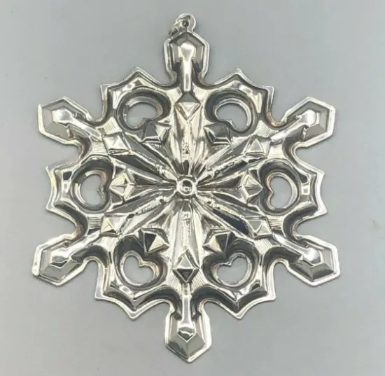 Picture of Gorham Sterling Silver 1979 Annual Snowflake Ornament, no box