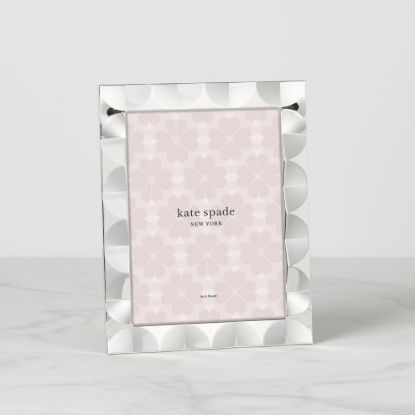 Picture of New 8x10" Silver Scallop Photo Frame