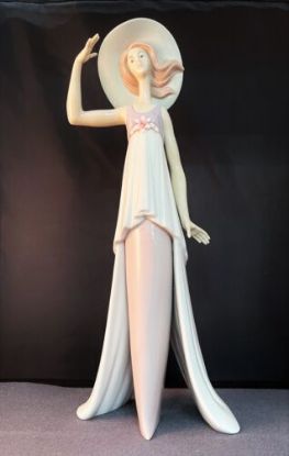 Picture of Lladro Lady of Monaco Figurine