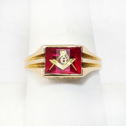 Picture of Antique 1920's Men's 10k Yellow Gold & Synthetic Ruby Freemason's Ring