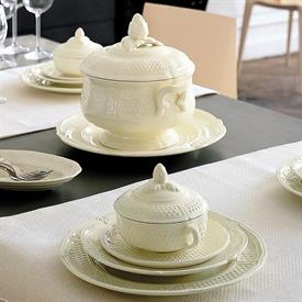 Show products in the Pont aux Choux Cream pattern