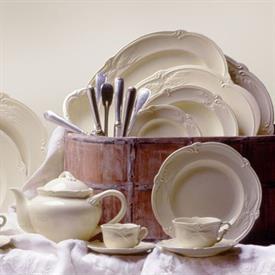 Show products in the Rocaille Cream pattern