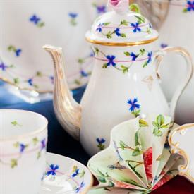 Show products in the Blue Garland pattern