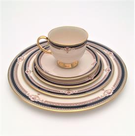 Show products in the Buchanan pattern