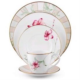 Show products in the Tropical Paradise pattern