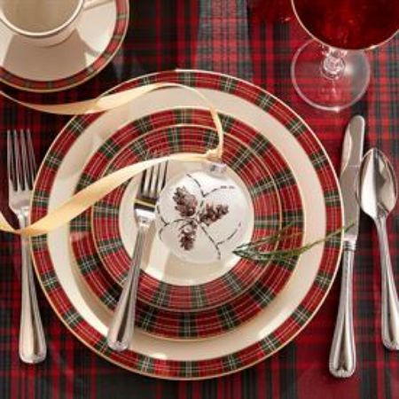 Picture for pattern Winter Greetings, Plaid