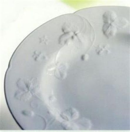 Picture for pattern Victoria Strawberry, White