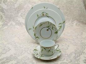 Show products in the Orangeraie pattern