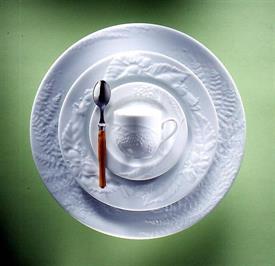 Show products in the Promenade White pattern