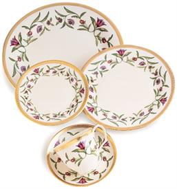 Show products in the Dominique pattern