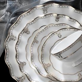 Show products in the Elizabeth Platinum pattern