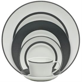 Show products in category Couturier by Monique Lhuillier