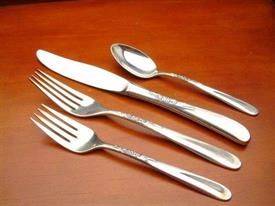 Show products in the Silver Spray pattern