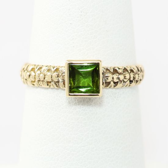 Picture of 14k Yellow Gold Square Peridot Ring