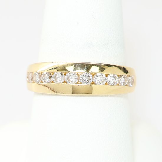 Picture of 14k Yellow Gold Diamond Band