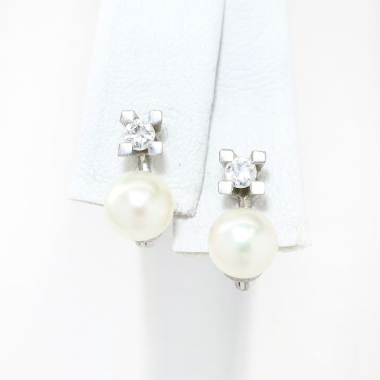 Picture of 18k White Gold Pearl & Diamond Earrings