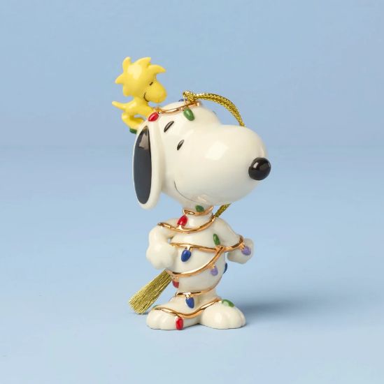 Picture of Snoopy Tangled in Lights Ornament