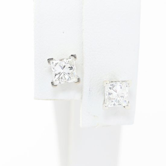 Picture of 14k White Gold Diamond Solitaire Earrings