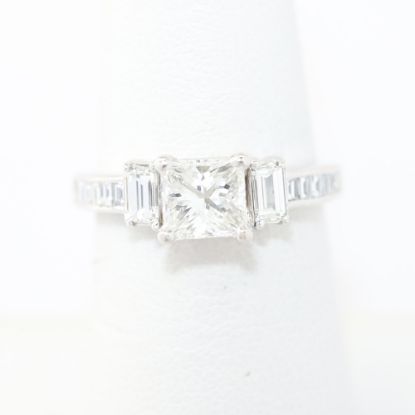 Picture of 18k White Gold Diamond Ring 
