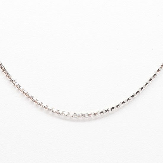 Picture of 18k White Gold Thin Box Chain