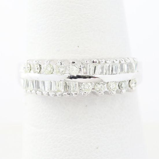 Picture of 14k White Gold Diamond Band