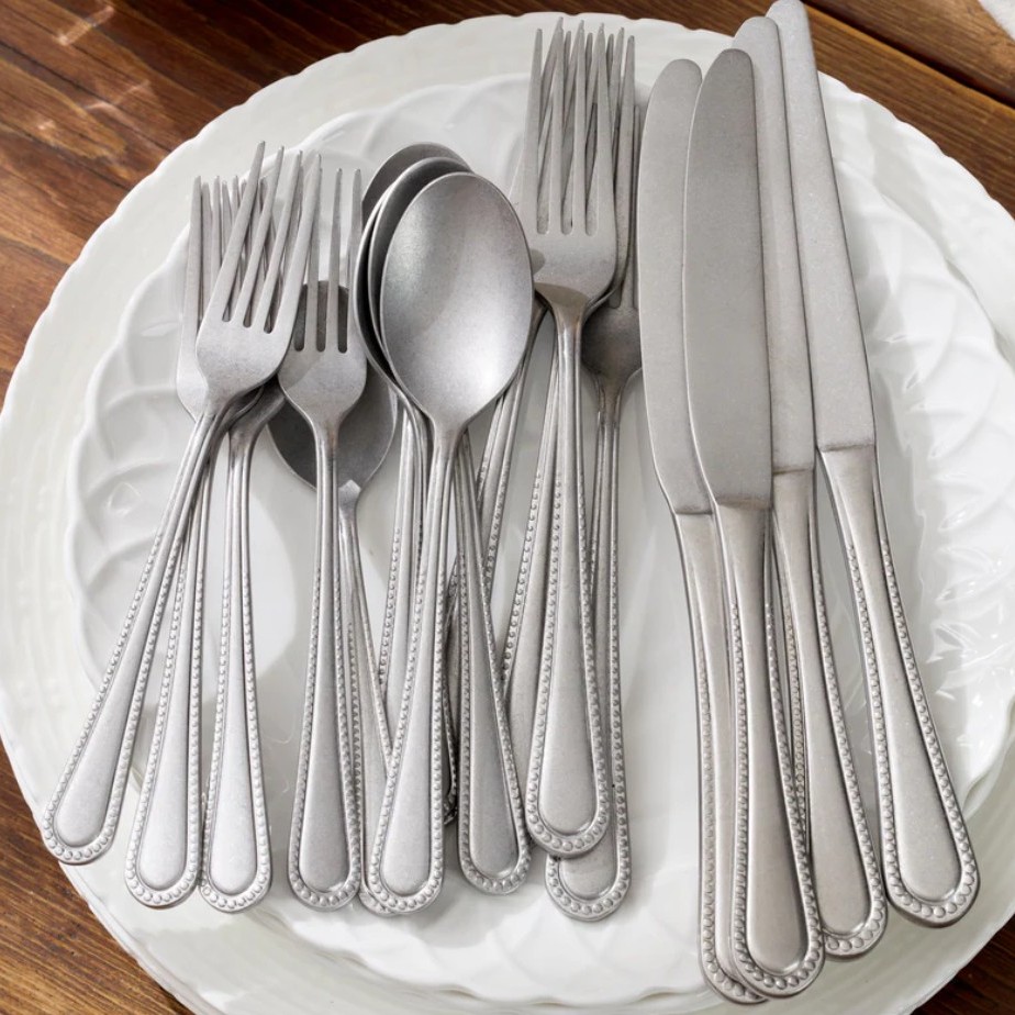 Show products in the Hartwell Vintage pattern