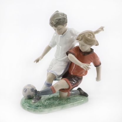 Picture of Lladro "Fair Play" figurine