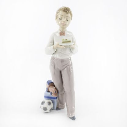 Picture of Lladro "Guest of Honor" figurine
