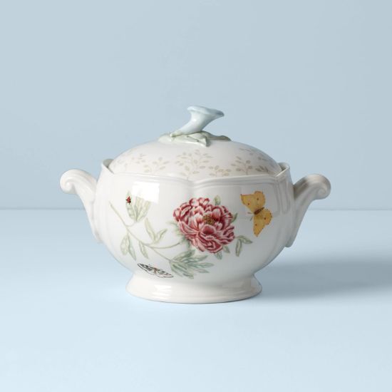 Picture of New Covered Casserole Dish