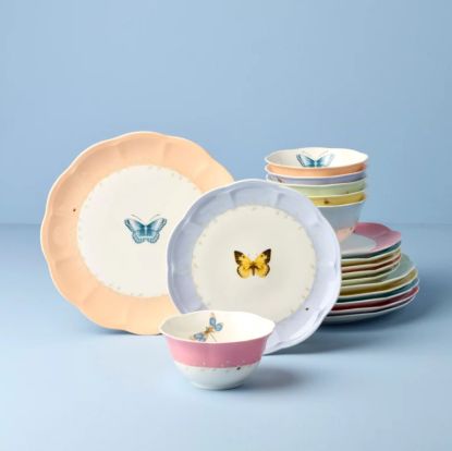 Picture of New 18-Piece Dinnerware Set