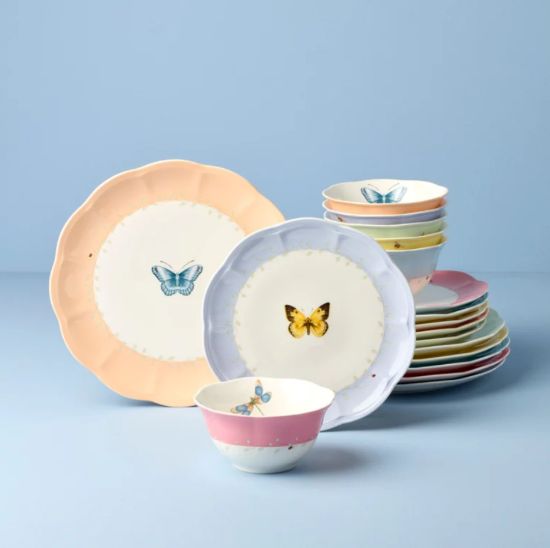 Picture of New 18-Piece Dinnerware Set
