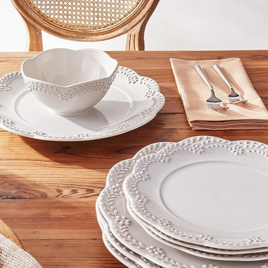 Show products in the Chelse Muse, Floral Grey pattern