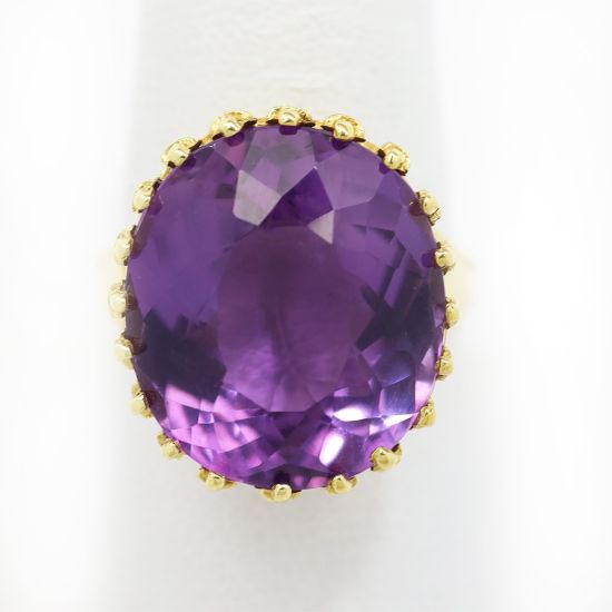 Picture of 18k Yellow Gold Oval Amethyst Ring