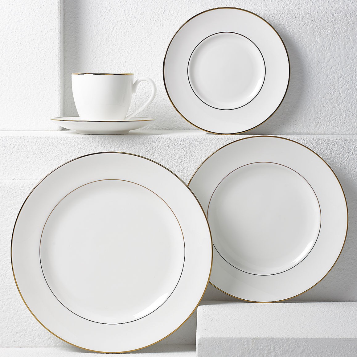 Show products in category Continental Dining, Gold