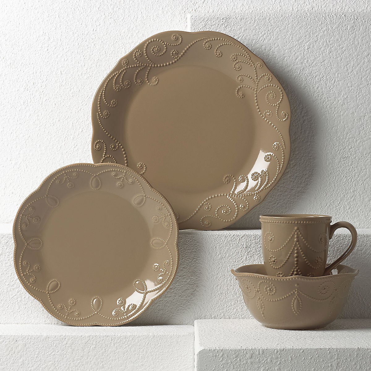 Show products in the French Perle, Latte pattern