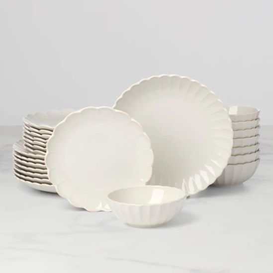 Picture of New 24-Piece Dinnerware Set