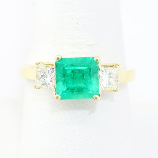 Picture of 18k Yellow Gold Emerald & Diamond Ring