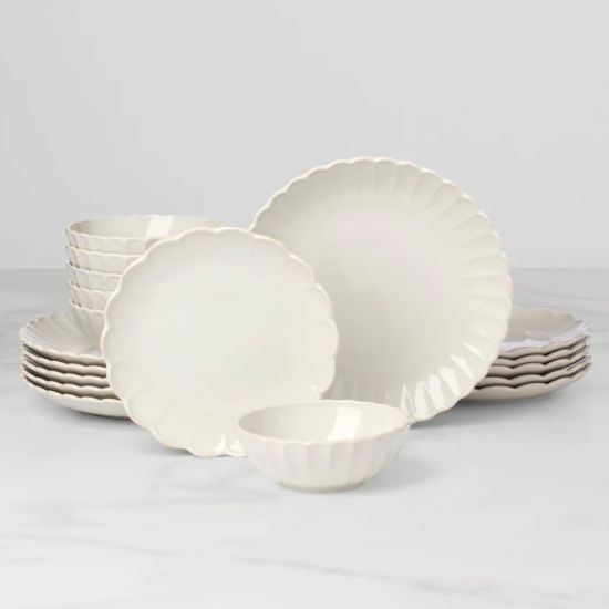 Picture of New 18-Piece Dinnerware Set