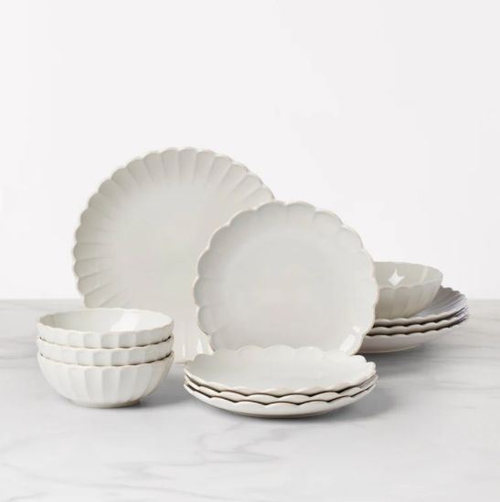 Picture of New 12-Piece Dinnerware Set